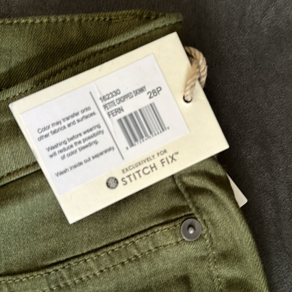 5/$20 Lila Ryan size 28P cropped rolled hem skinny jeans, color Fern, NWT - Picture 3 of 6